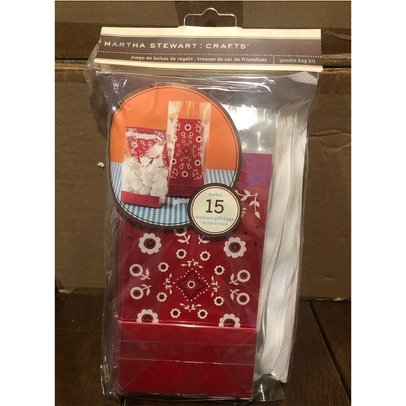 NWT MARTHA STEWART CRAFTS‎ RED GOODIE BAG KIT MAKES 15 MEDIUM BAGS - Picture 1 of 4